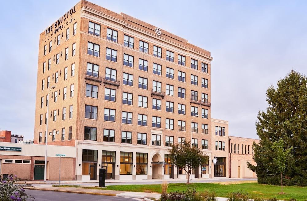 The Bristol Hotel Exterior foto